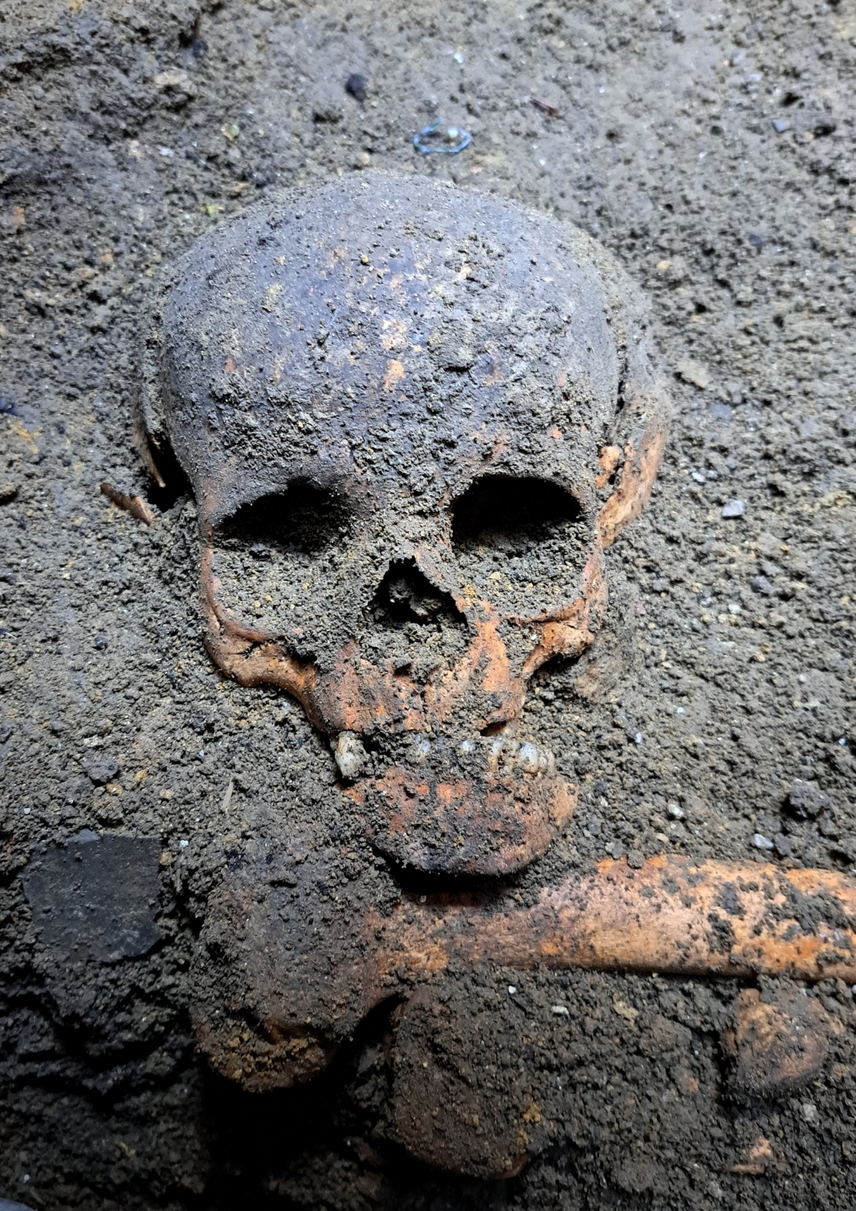 Na Trenčianskom hrade objavili keltskú jamu s kostrovými pozostatkami starými 2 200 rokov