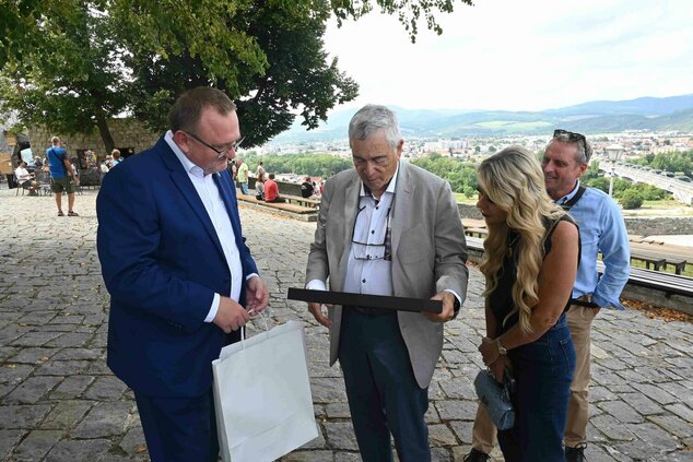 Ronald weiser sa po rokoch opäť vrátil na trenčiansky hrad - 21_8_2026_Weiser_TN Hrad_1