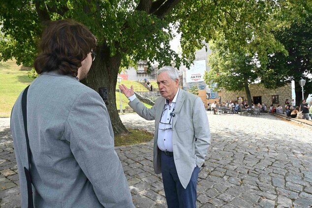 Ronald weiser sa po rokoch opäť vrátil na trenčiansky hrad - 21_8_2026_Weiser_TN Hrad_2_2
